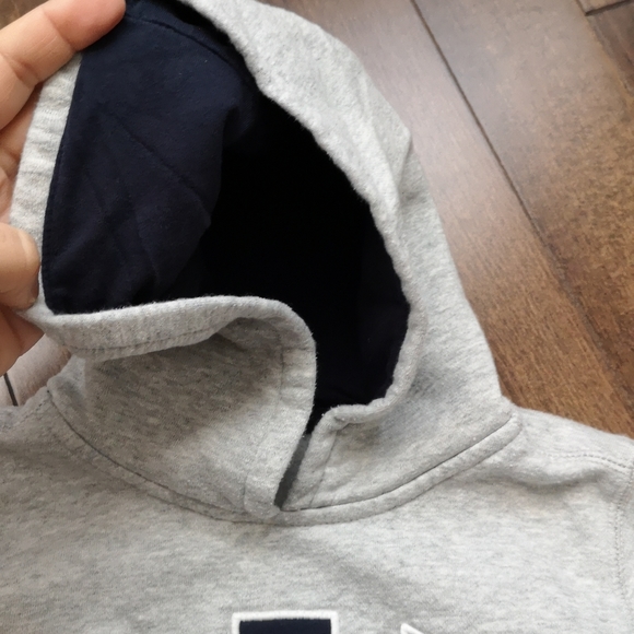 Gap hoodie for boys size 4 - Picture 2 of 8